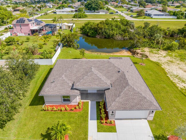 Building Photo - 1621 NE 17th Terrace