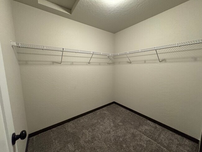 Building Photo - 12772 N Cavanaugh Dr