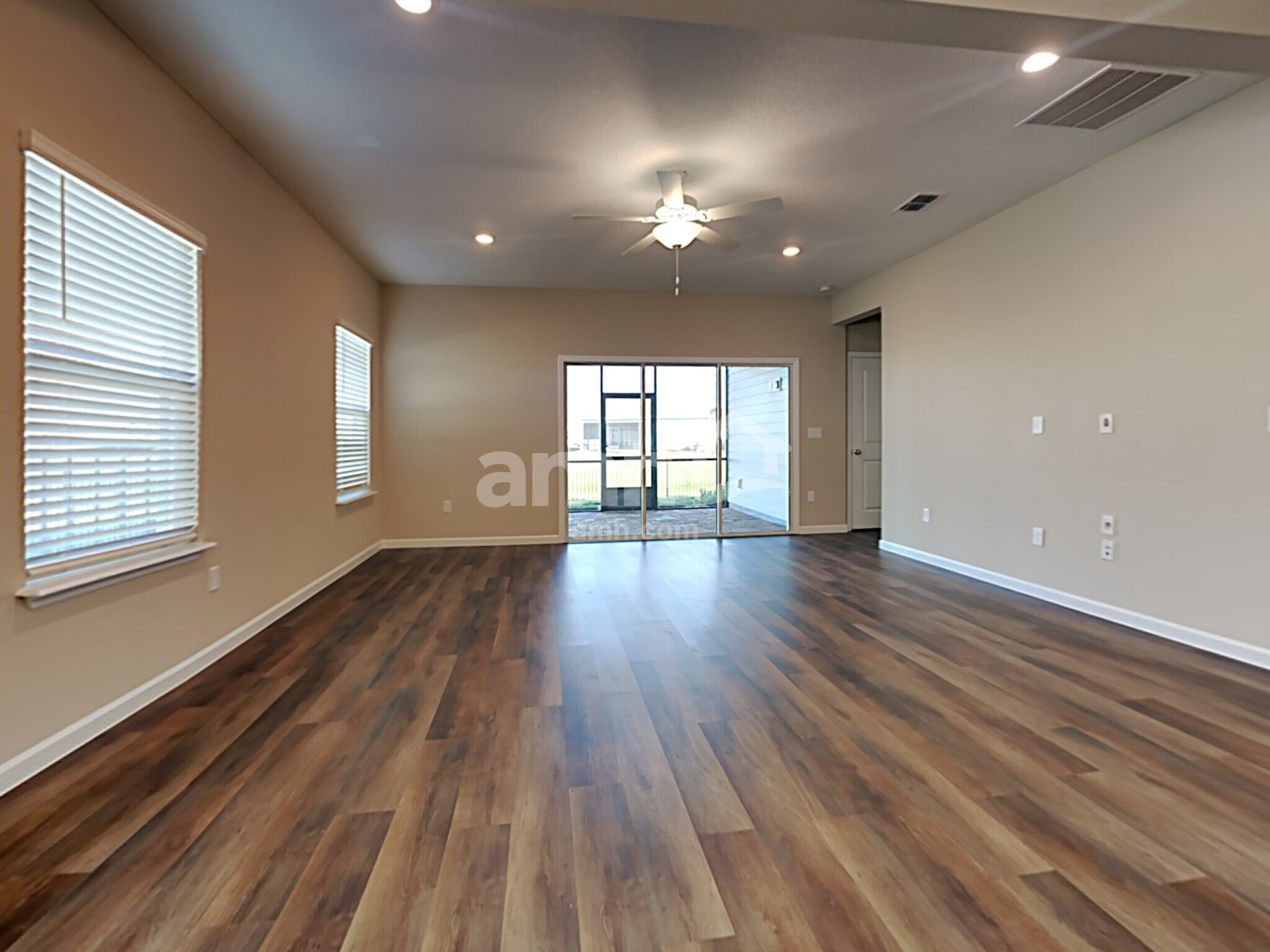 Building Photo - 163 Spruce Point