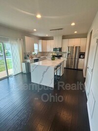 Building Photo - 6123 Brandon Dr