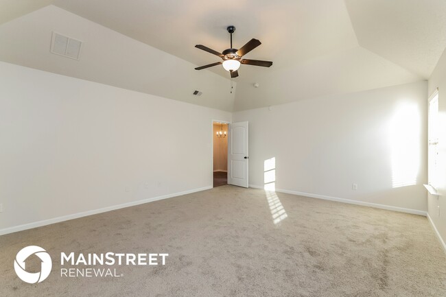 Building Photo - 9425 Darren Cir S