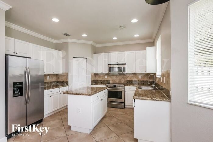 Building Photo - 14123 SW 158th Ct