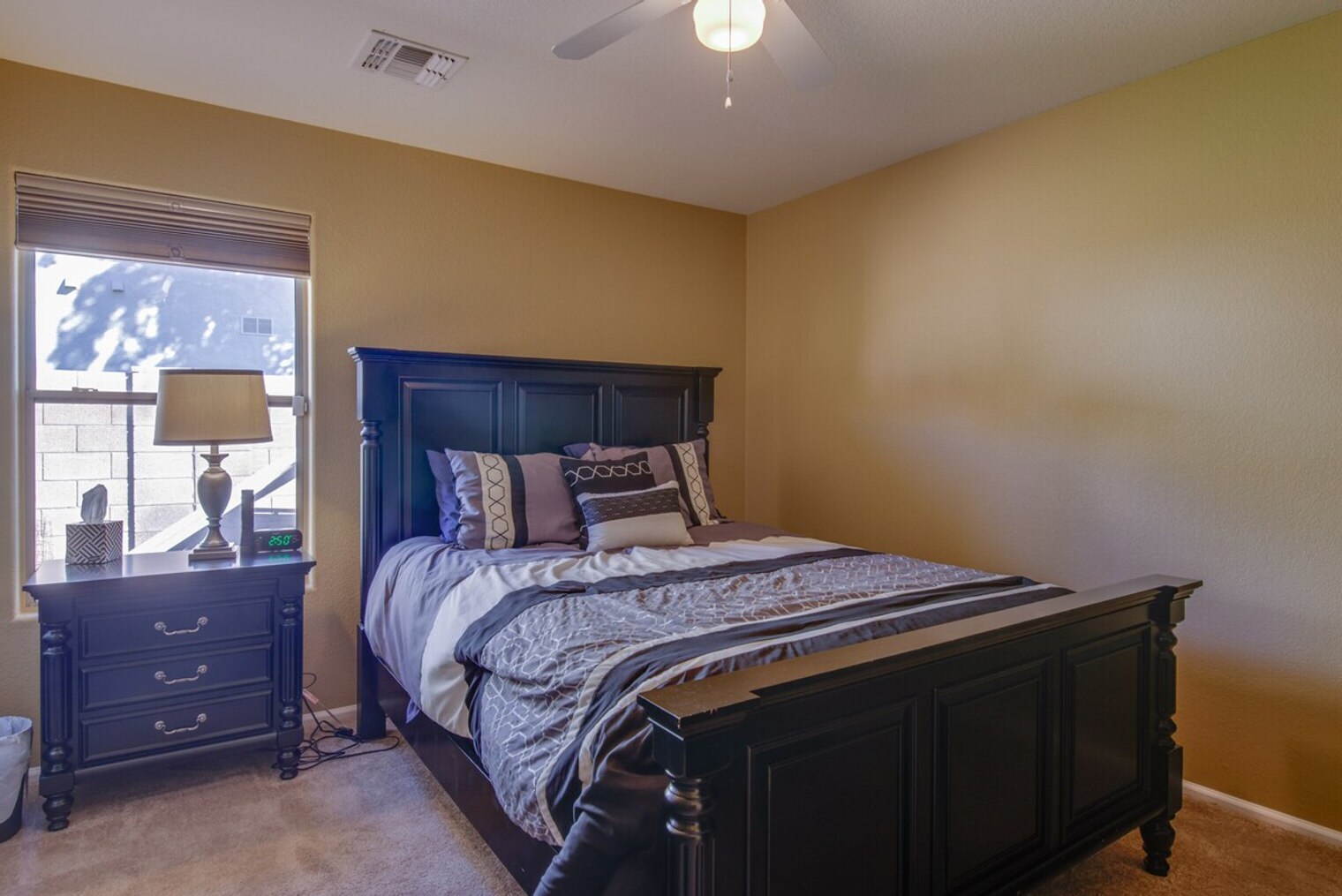 Building Photo - 3830 E Thornton Ave