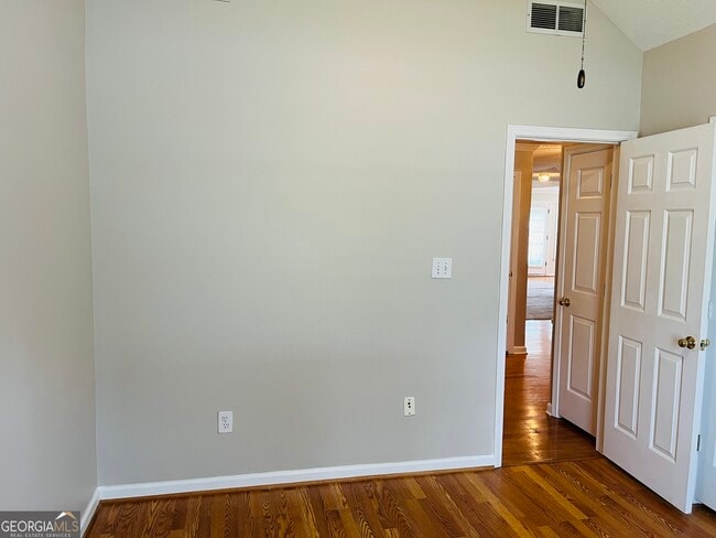 Building Photo - 155 Woodstream Wy