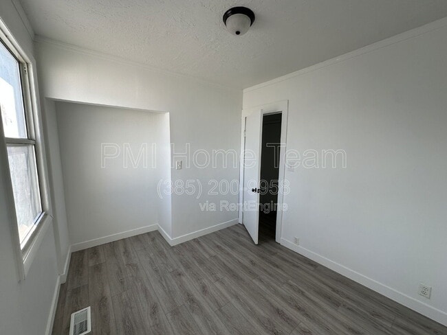 Building Photo - 1122 N 1500 W