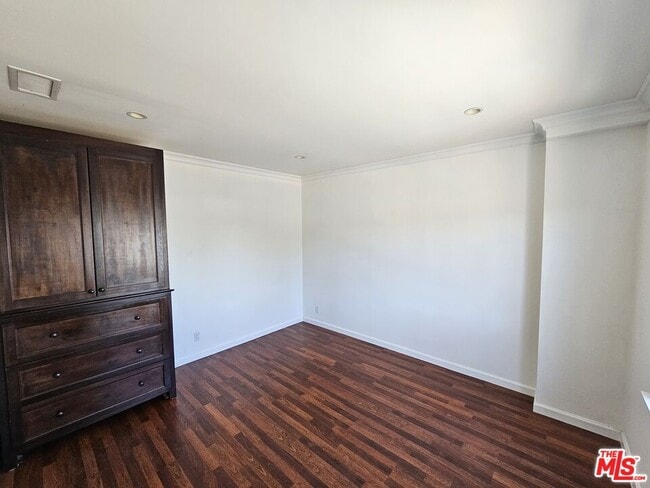 Building Photo - 2737 S Robertson Blvd