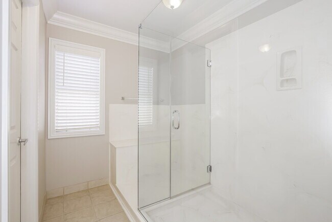 Building Photo - 2015 Pink Coral Dr