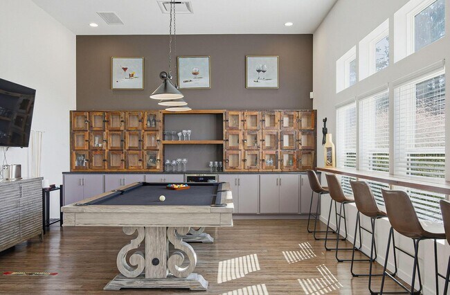 Building Photo - 303 Wisteria Way