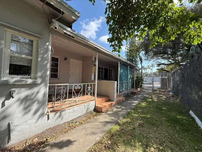 Building Photo - 1751 NW 29th St