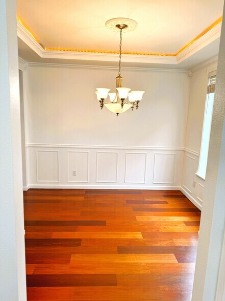 Formal Dining Room - 18314 115th Ave E