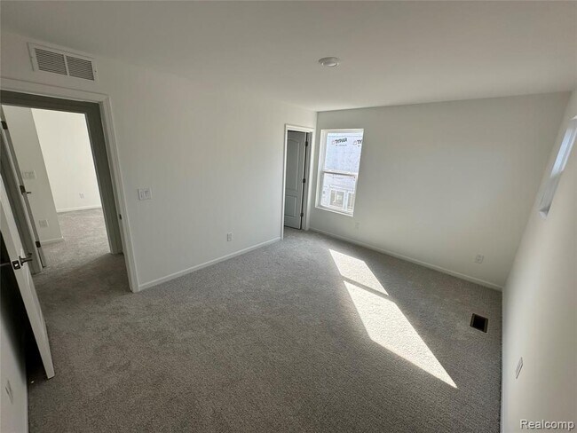 Building Photo - 4881 Marquette Dr