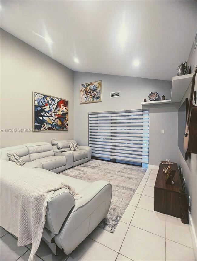 Building Photo - 679 Racquet Club Rd