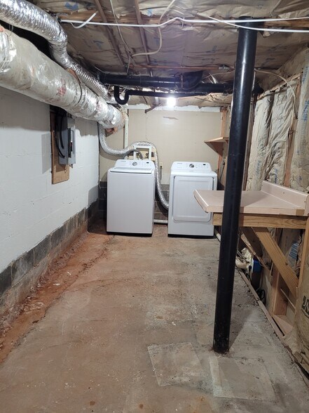 Building Photo - 967 Smoketree Dr