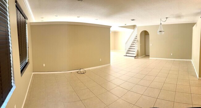 Building Photo - 2531 Sawyer Terrace