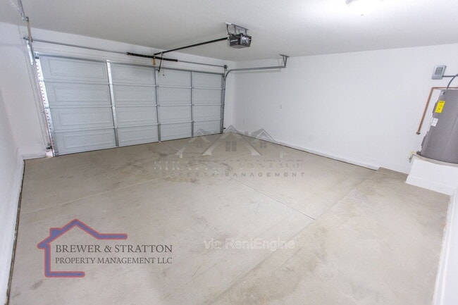 Building Photo - 2324 W Mobile Ln