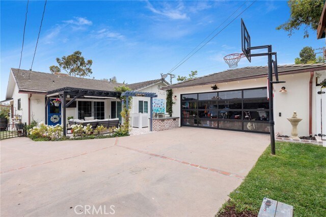 Building Photo - 2116 Palos Verdes Dr W