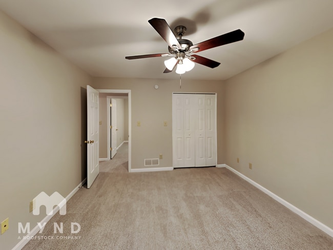 Building Photo - 4020 Hudson Dr