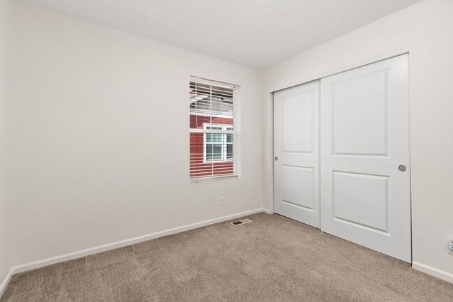 Building Photo - 8156 E 53rd Dr