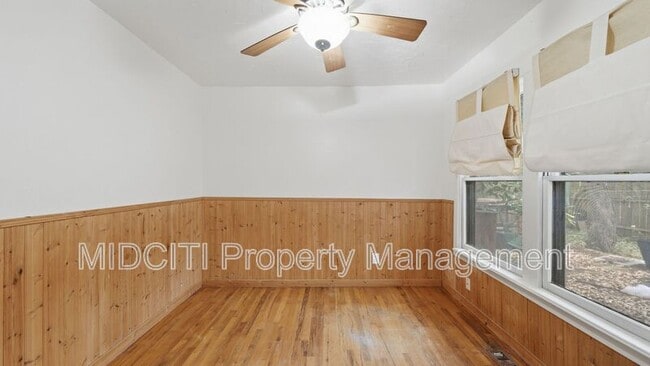 Building Photo - 1079 Canyon Dr