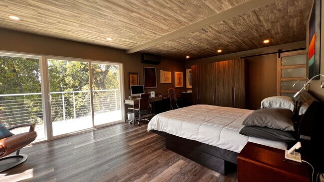 Building Photo - Contemporary Napa Loft Retreat