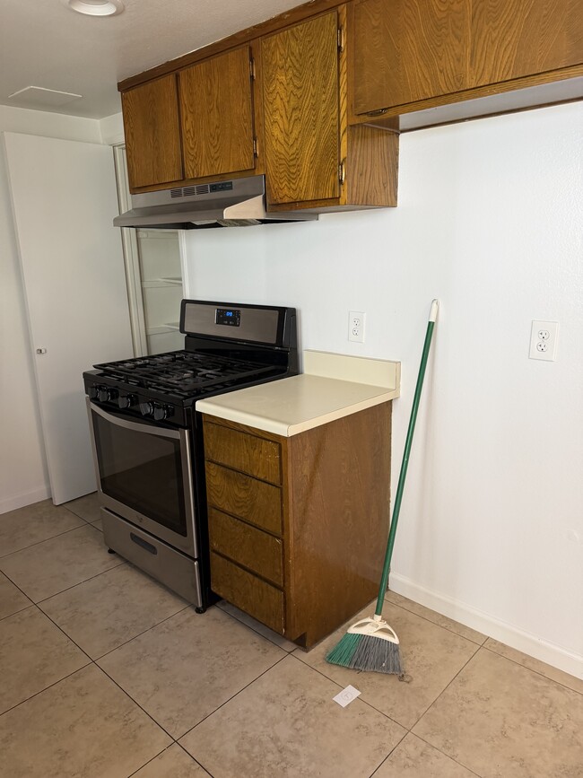 Building Photo - 1341 Eastpark Dr