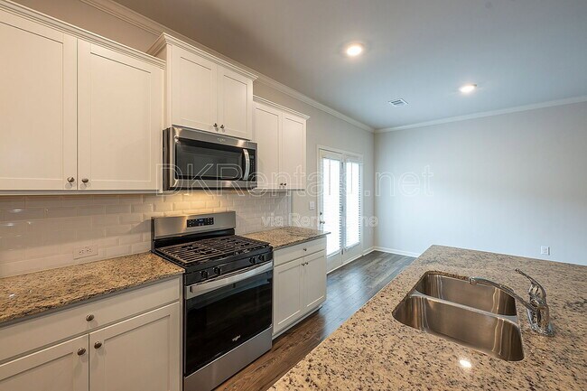 Building Photo - 3031 Greyton Dr
