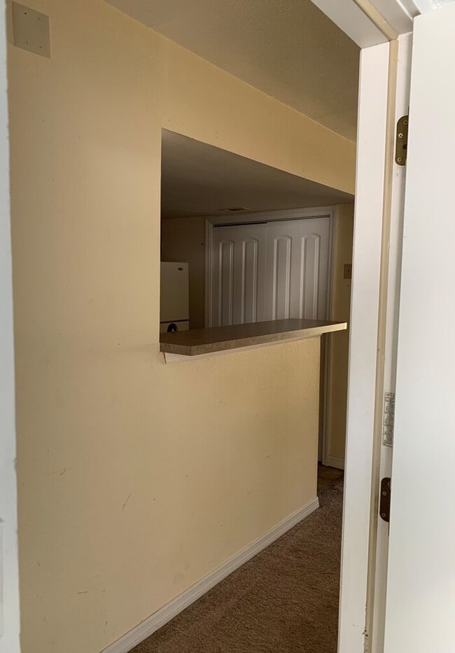 Building Photo - Charming 2 bedroom 2 bath Townhome