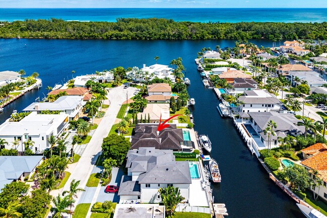 Building Photo - 740 NE 36th St