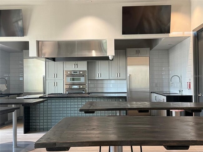 Building Photo - 2516 Yellow Brick Rd