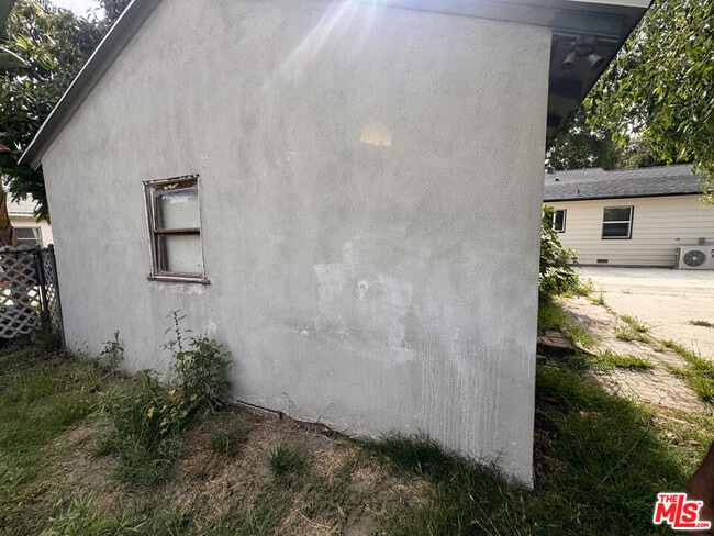 Building Photo - 3260 Oregon Ave