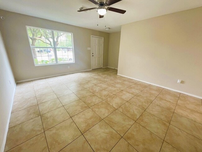 Building Photo - 436 Mystic Glen Loop
