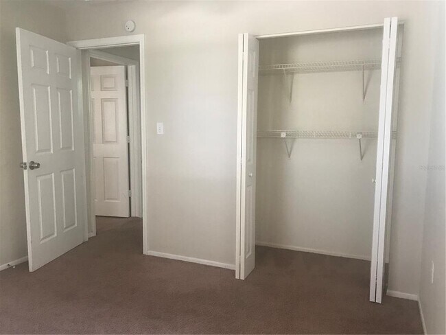 Building Photo - 4012 W Fairview Heights