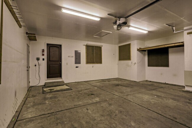 Building Photo - 4 Bedroom 3 Bath Ranch in Greeley