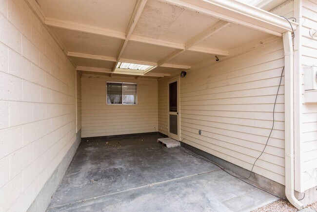 Building Photo - 429Guerrero