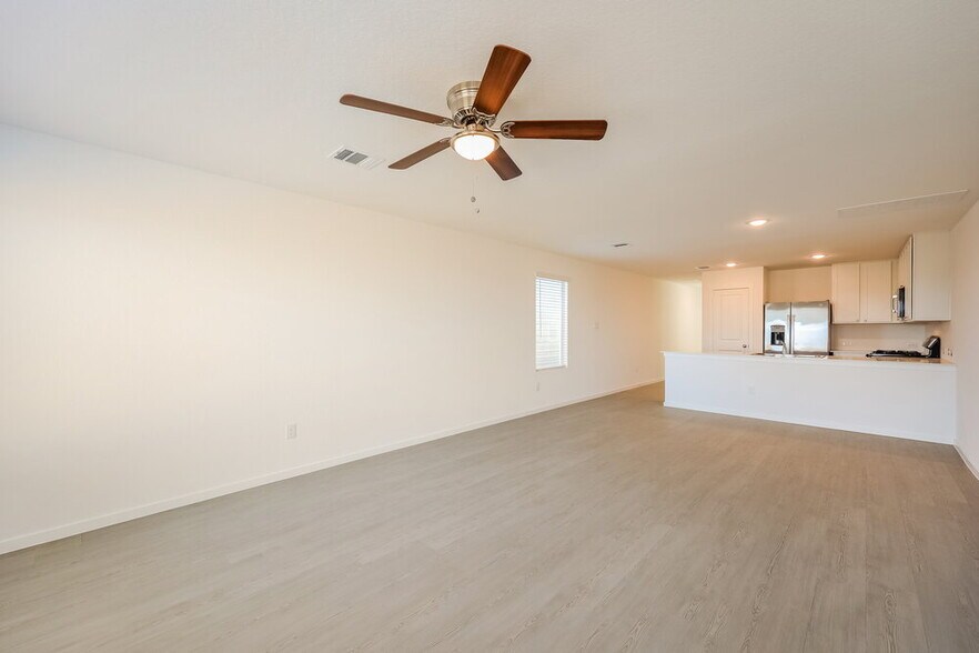 Building Photo - 1870 Musk Rose