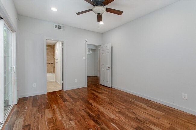 Building Photo - 6210 Oram St