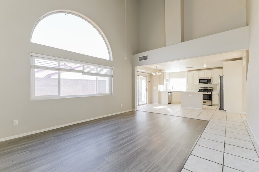 Building Photo - 995 River Walk Ct