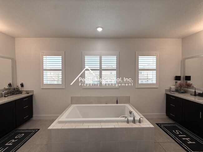 Building Photo - 3535 Heron Ct