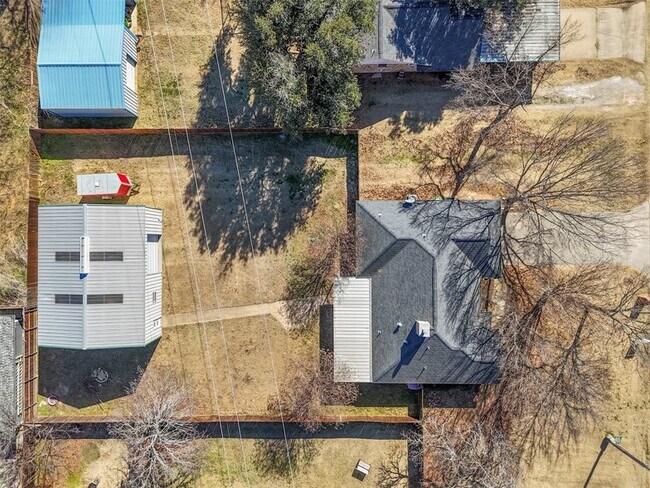 Building Photo - 403 Carolota Ln