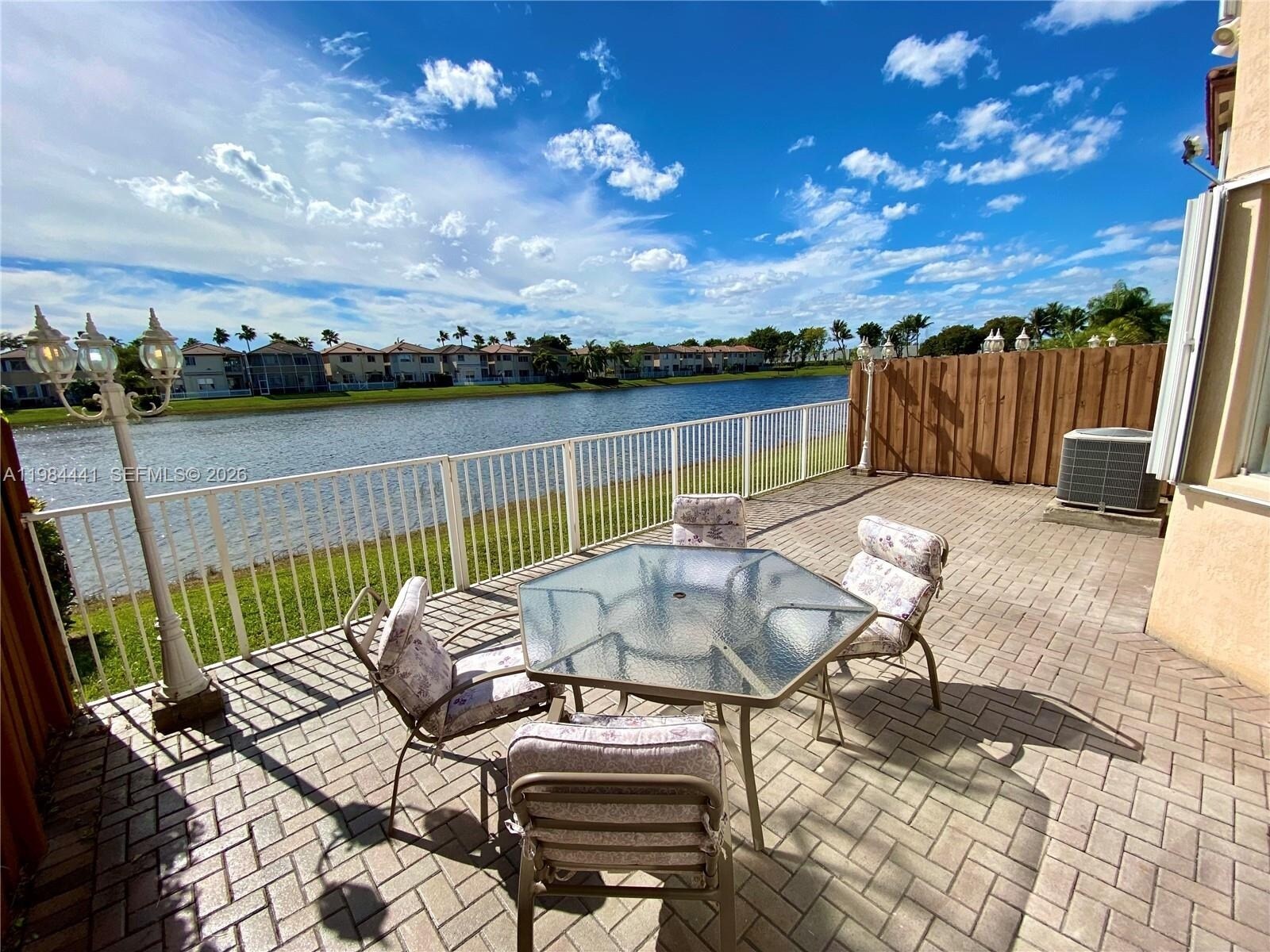 Building Photo - 11522 NW 69th Ter