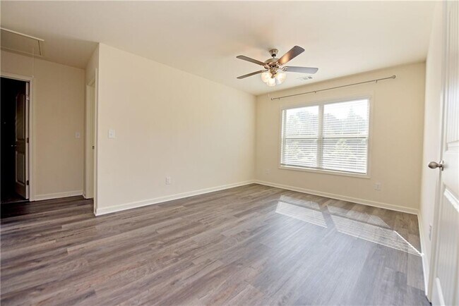 Building Photo - 4255 Sunflower Cir