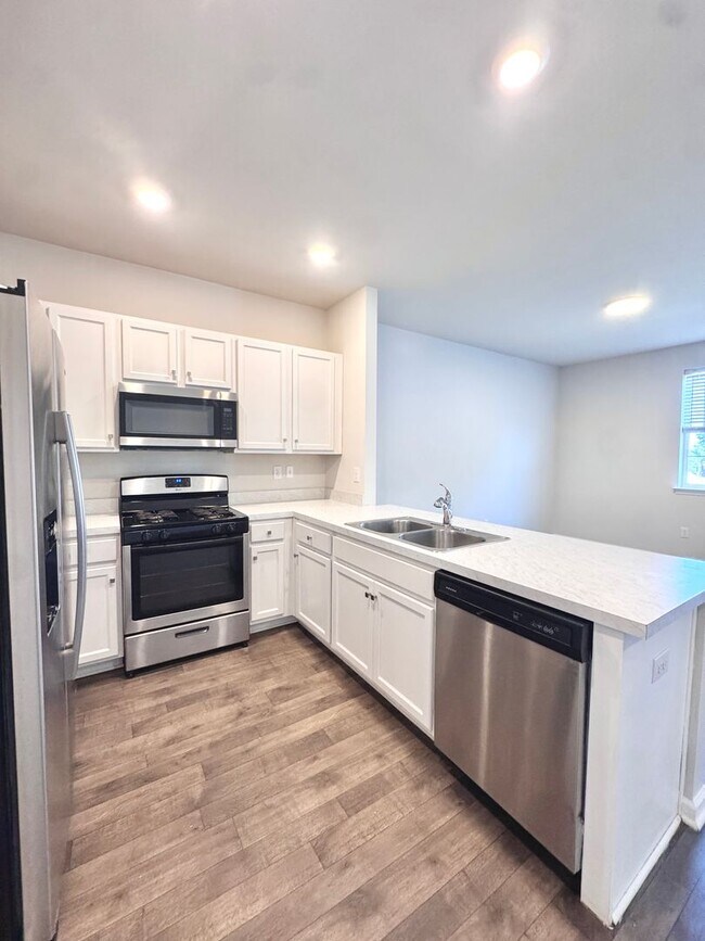 Building Photo - 1161 Lova Ln