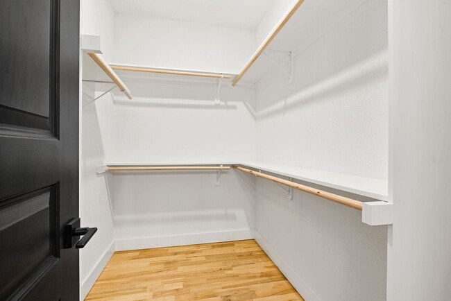 Building Photo - Two Bedroom Twin Villa with Attached 1-Car...