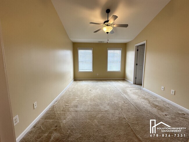 Building Photo - 34 N Oaks Cir