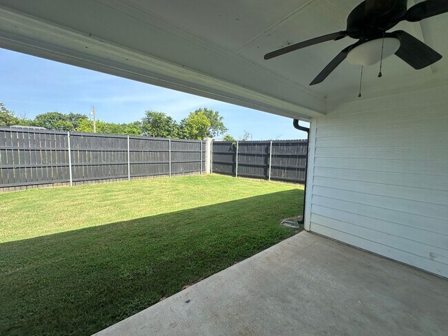 Building Photo - Magnolia Park #10770