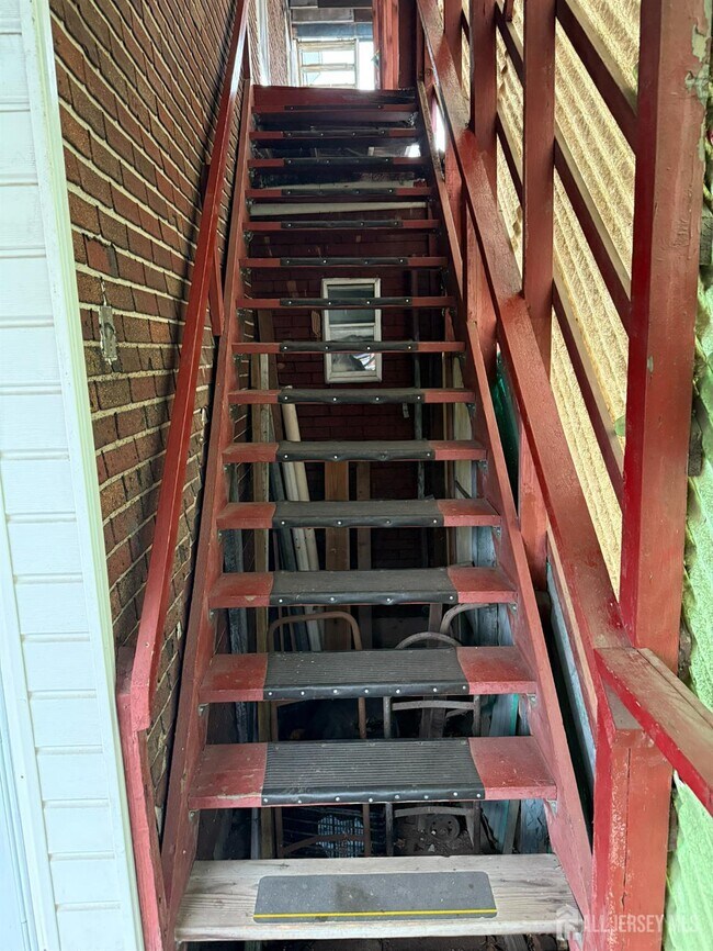 Building Photo - 69 W Somerset St