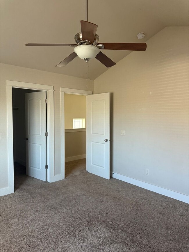 Building Photo - 1857 Buckrake Ave