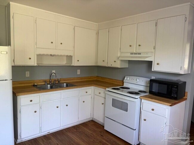 Building Photo - 204 Brandywine Rd
