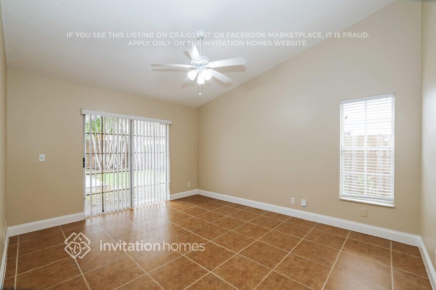 Building Photo - 6067 Ungerer St