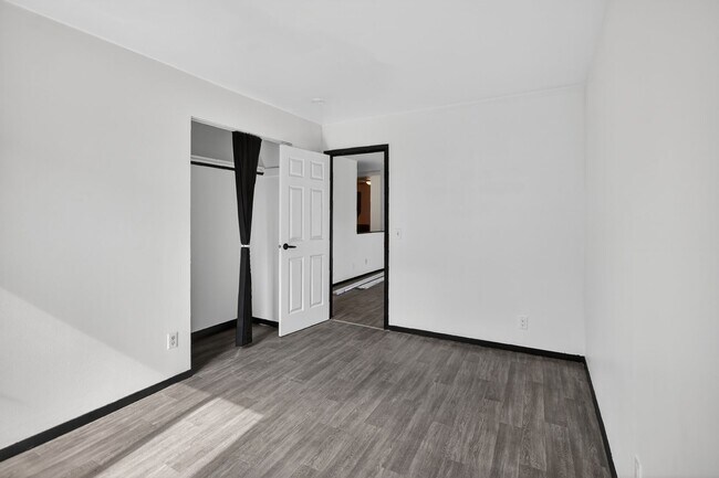 Building Photo - 3722 W Karstens Dr